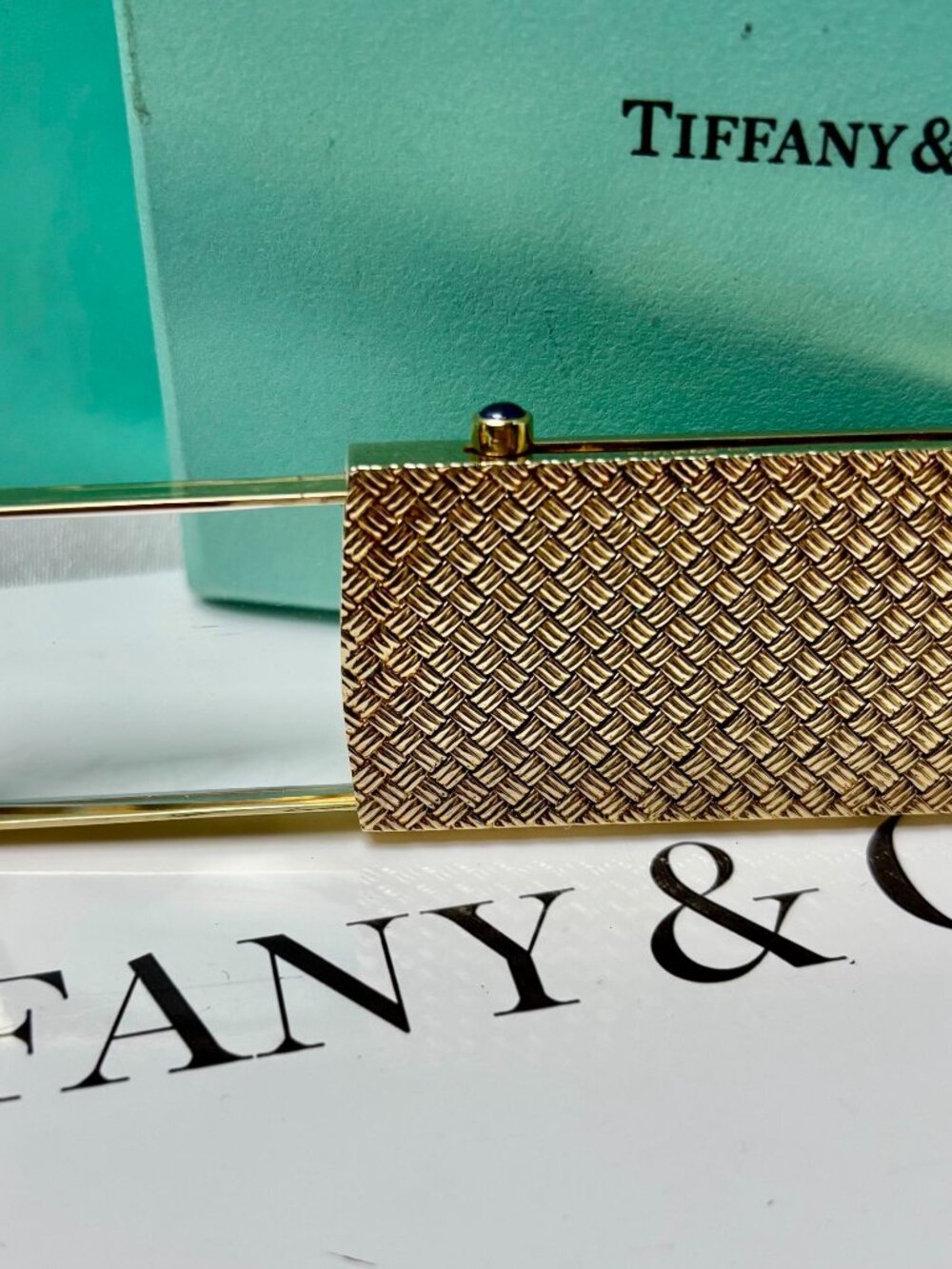 Tiffany & Co. Antique Vintage Estate 14k gold basket weave retractable magnifier